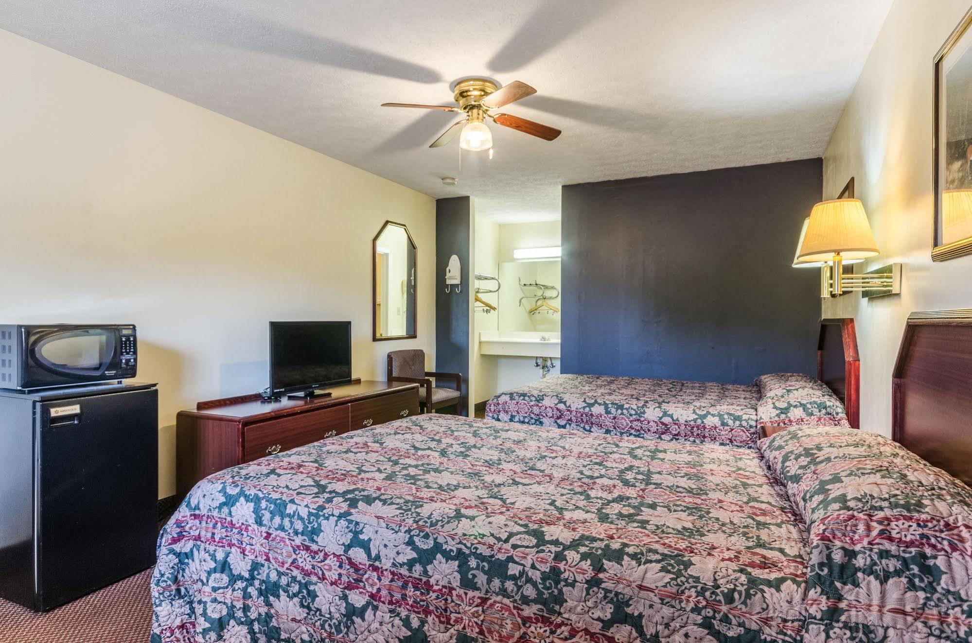 Motel Deerfield 2*
